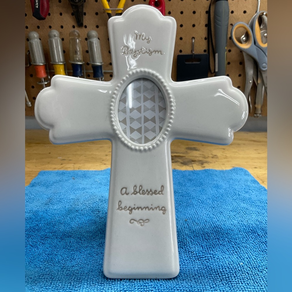 Porcelain cross photo holder